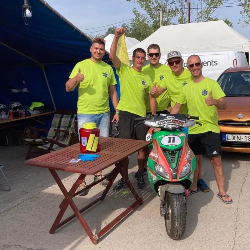 Motorversenyző RT & Motoralkatresz.eu racing team Motorversenyző RT & Motoralkatresz.eu racing team
