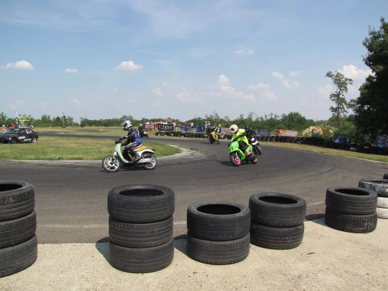 Motorversenyző RT & Motoralkatresz.eu racing team Motorversenyző RT & Motoralkatresz.eu racing team