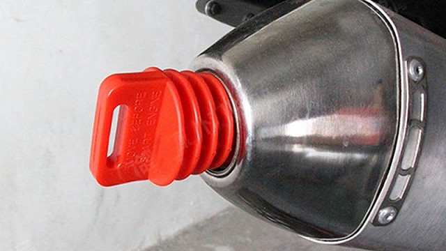 Kipufogó répa, dugó